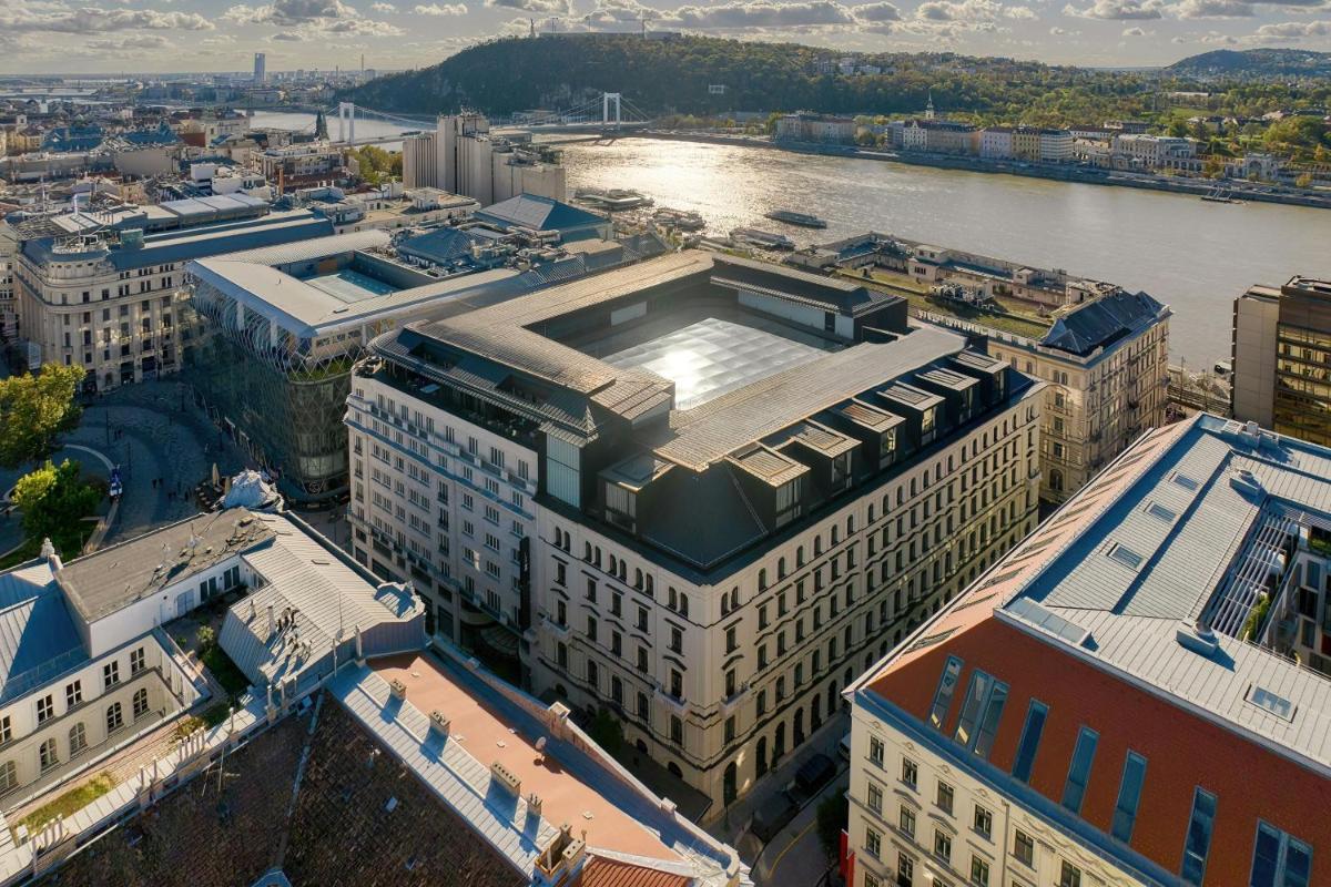 Dorothea Hotel, Budapest, Autograph Collection