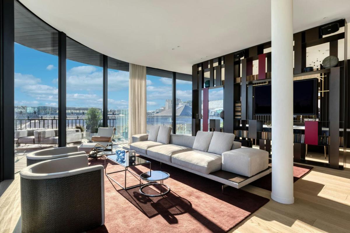 Dorothea Hotel, Budapest, Autograph Collection