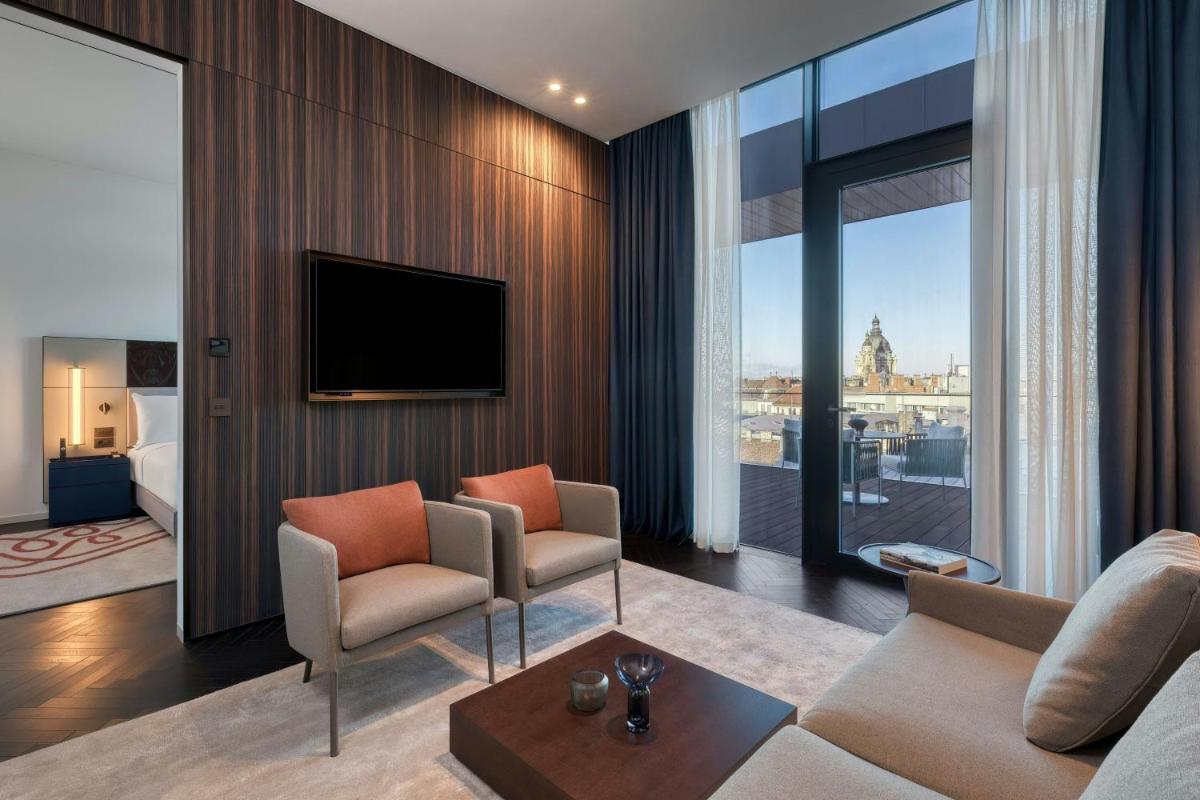 Dorothea Hotel, Budapest, Autograph Collection