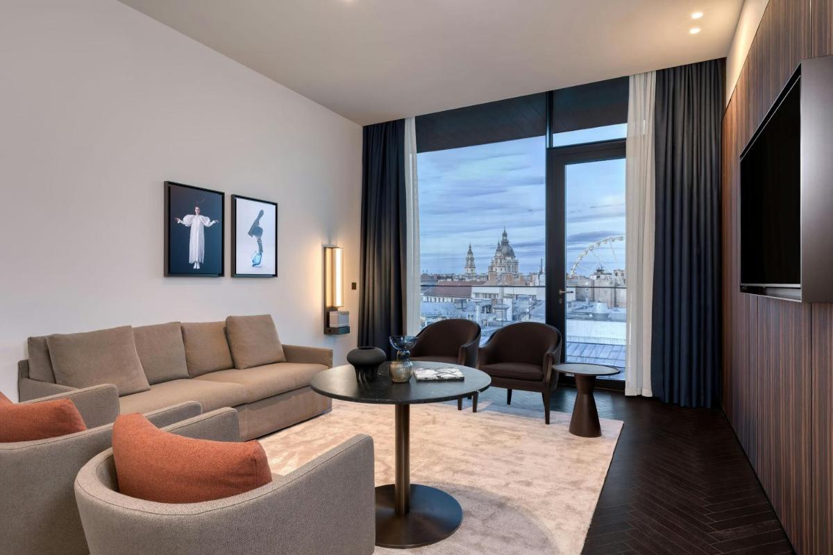 Dorothea Hotel, Budapest, Autograph Collection