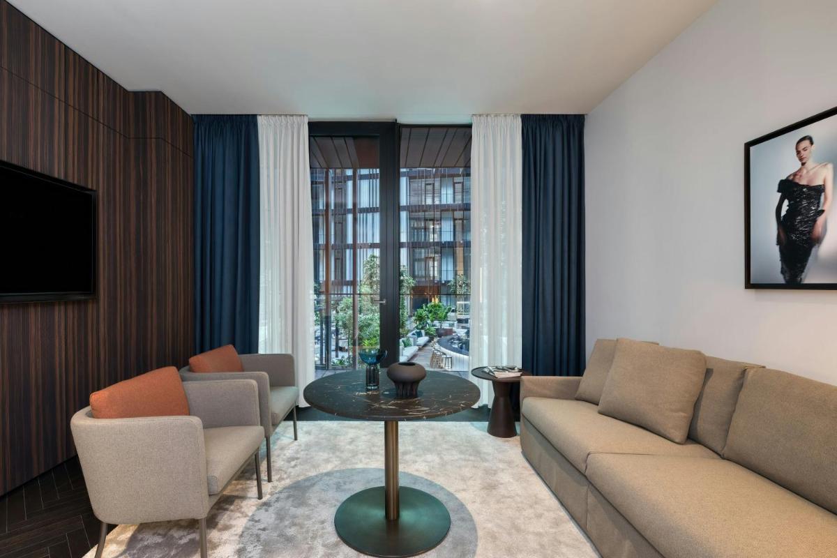 Dorothea Hotel, Budapest, Autograph Collection