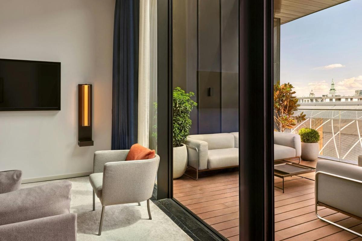 Dorothea Hotel, Budapest, Autograph Collection