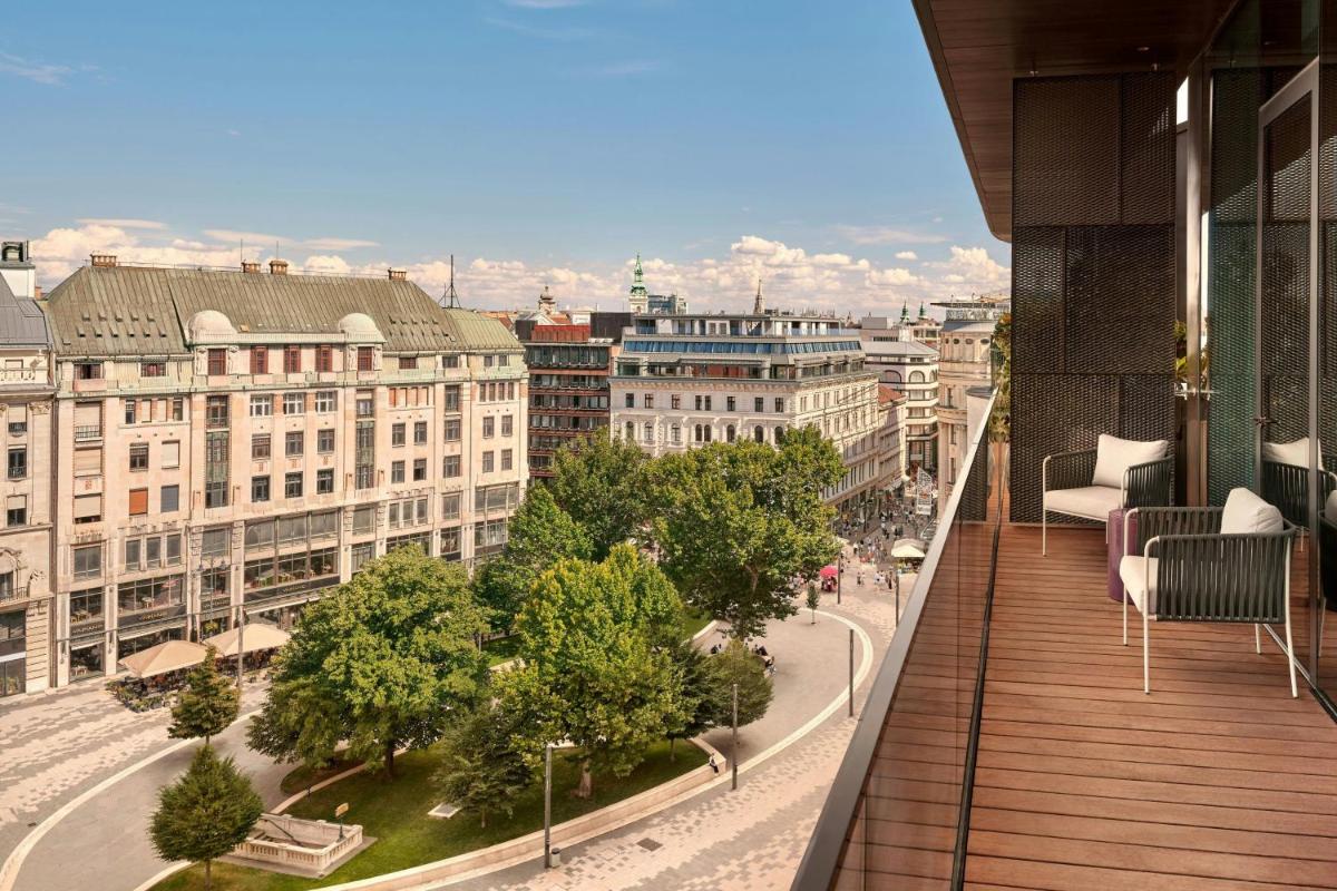 Dorothea Hotel, Budapest, Autograph Collection