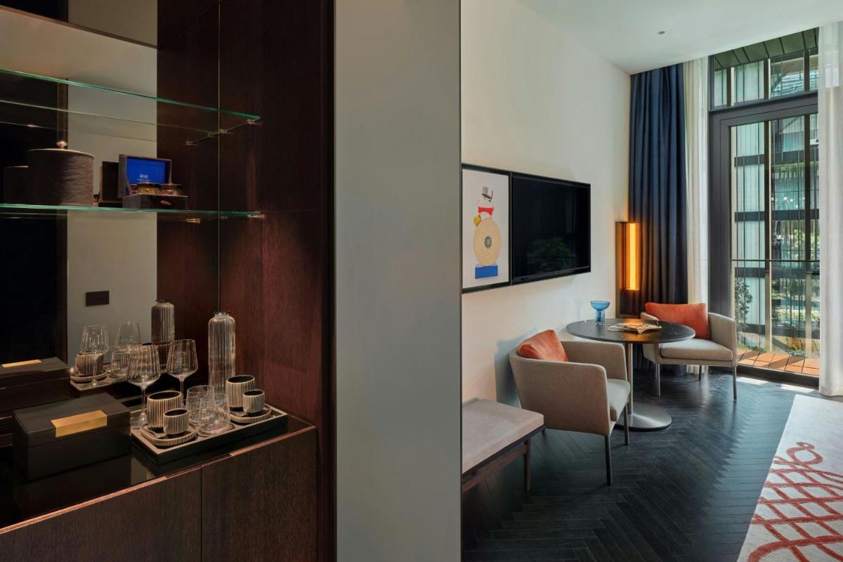 Dorothea Hotel, Budapest, Autograph Collection