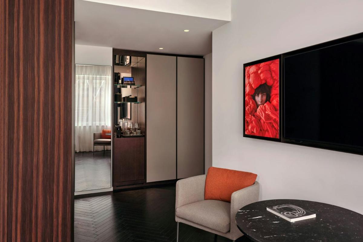 Dorothea Hotel, Budapest, Autograph Collection