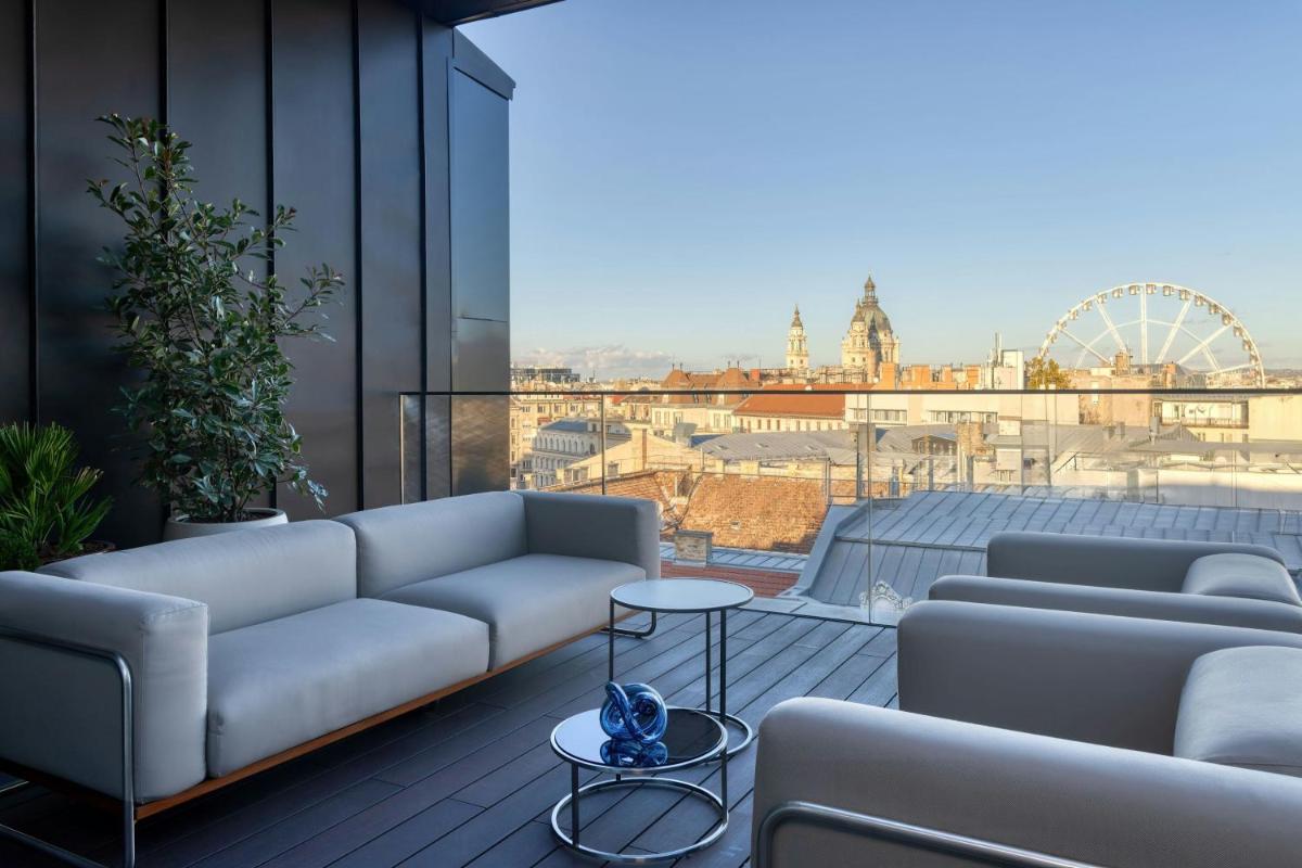 Dorothea Hotel, Budapest, Autograph Collection