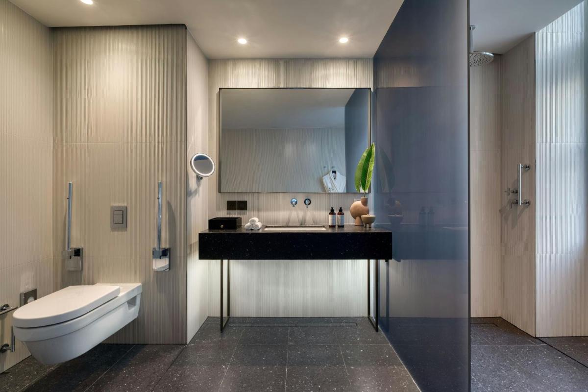 Dorothea Hotel, Budapest, Autograph Collection