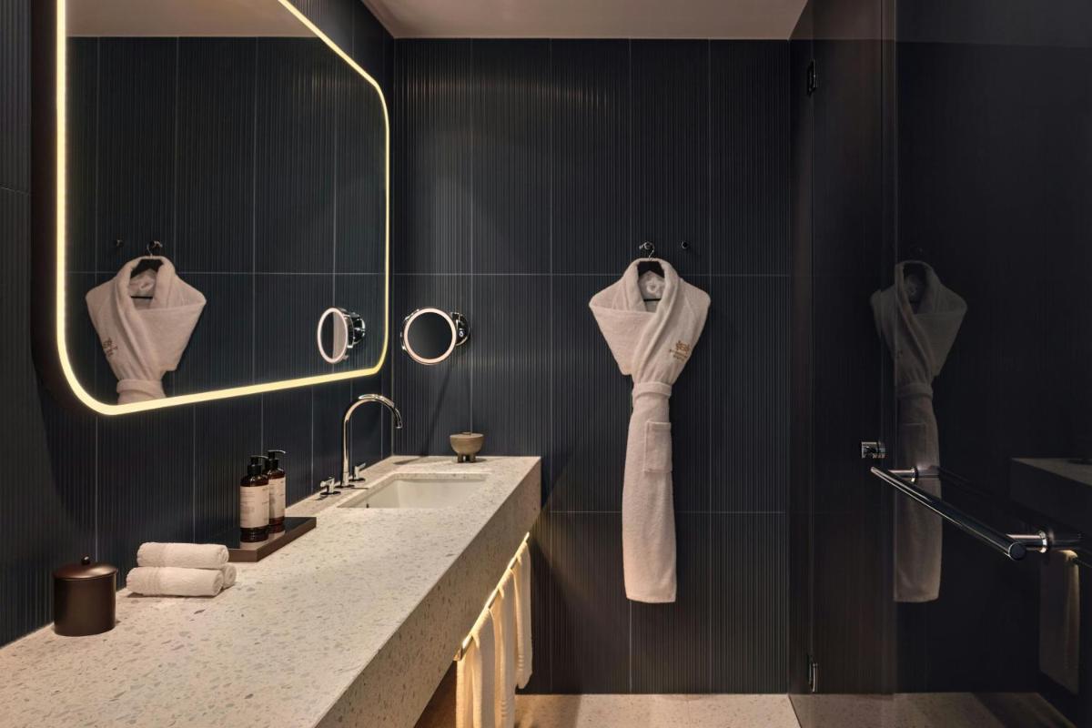 Dorothea Hotel, Budapest, Autograph Collection