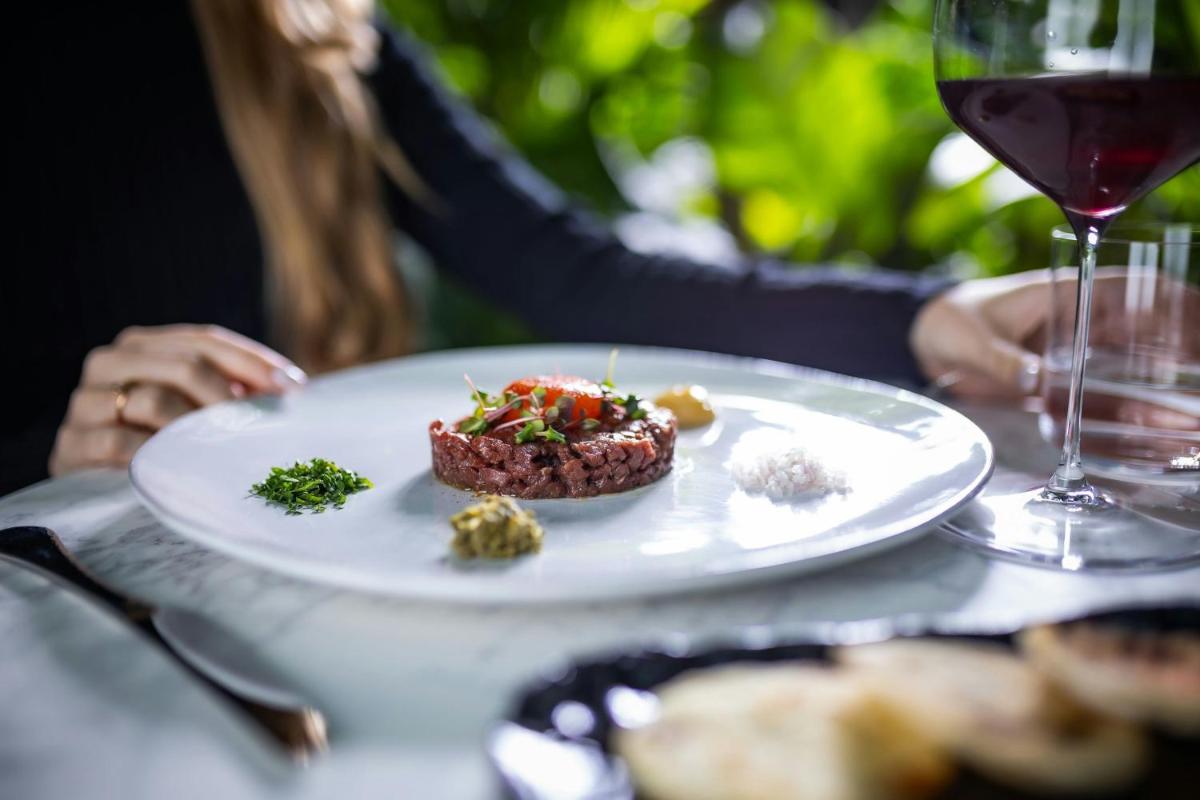 Dorothea Hotel, Budapest, Autograph Collection