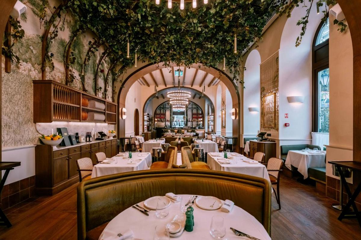 Dorothea Hotel, Budapest, Autograph Collection