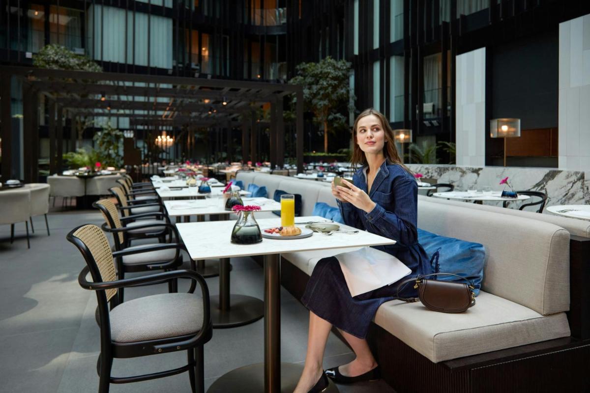 Dorothea Hotel, Budapest, Autograph Collection