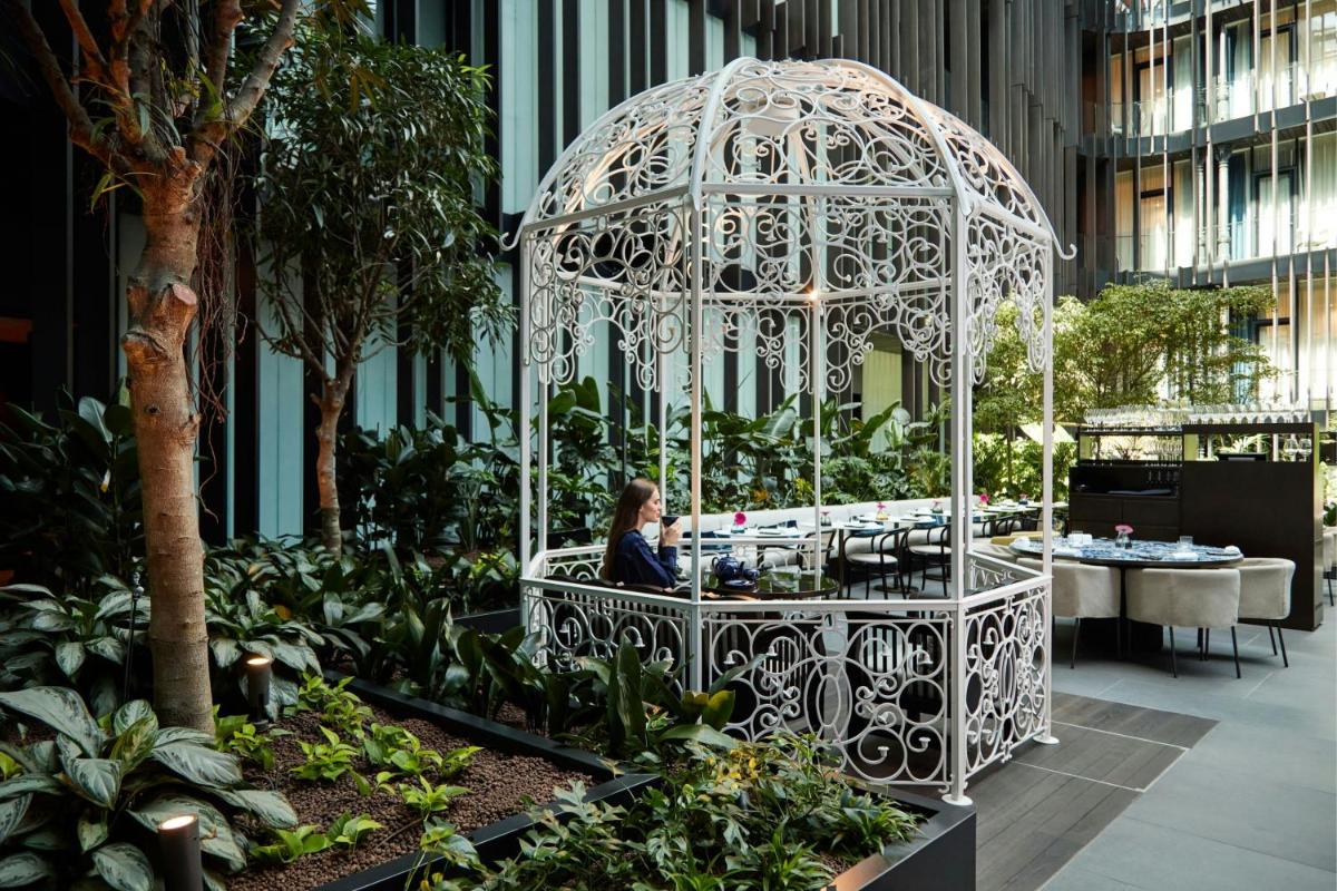 Dorothea Hotel, Budapest, Autograph Collection