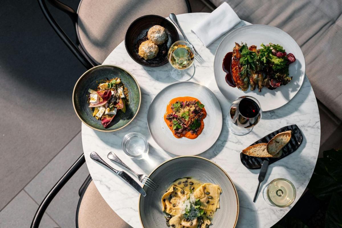 Dorothea Hotel, Budapest, Autograph Collection