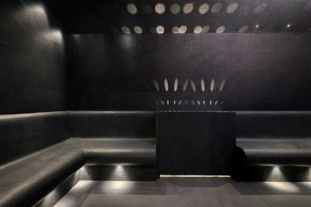 Dorothea Hotel, Budapest, Autograph Collection