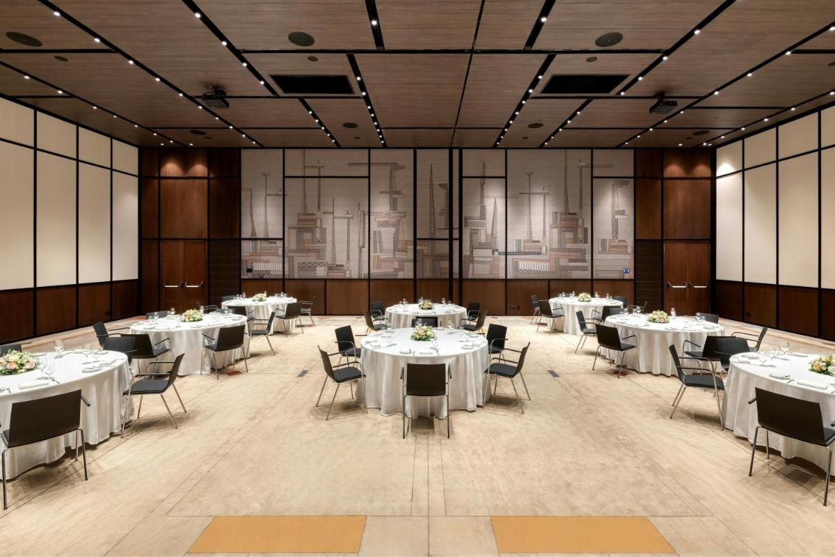 Dorothea Hotel, Budapest, Autograph Collection