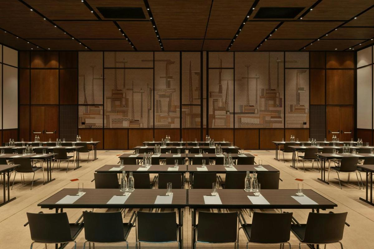 Dorothea Hotel, Budapest, Autograph Collection