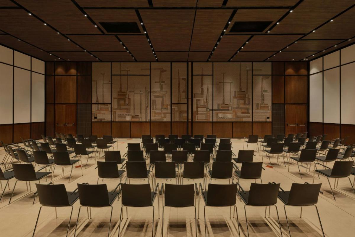 Dorothea Hotel, Budapest, Autograph Collection