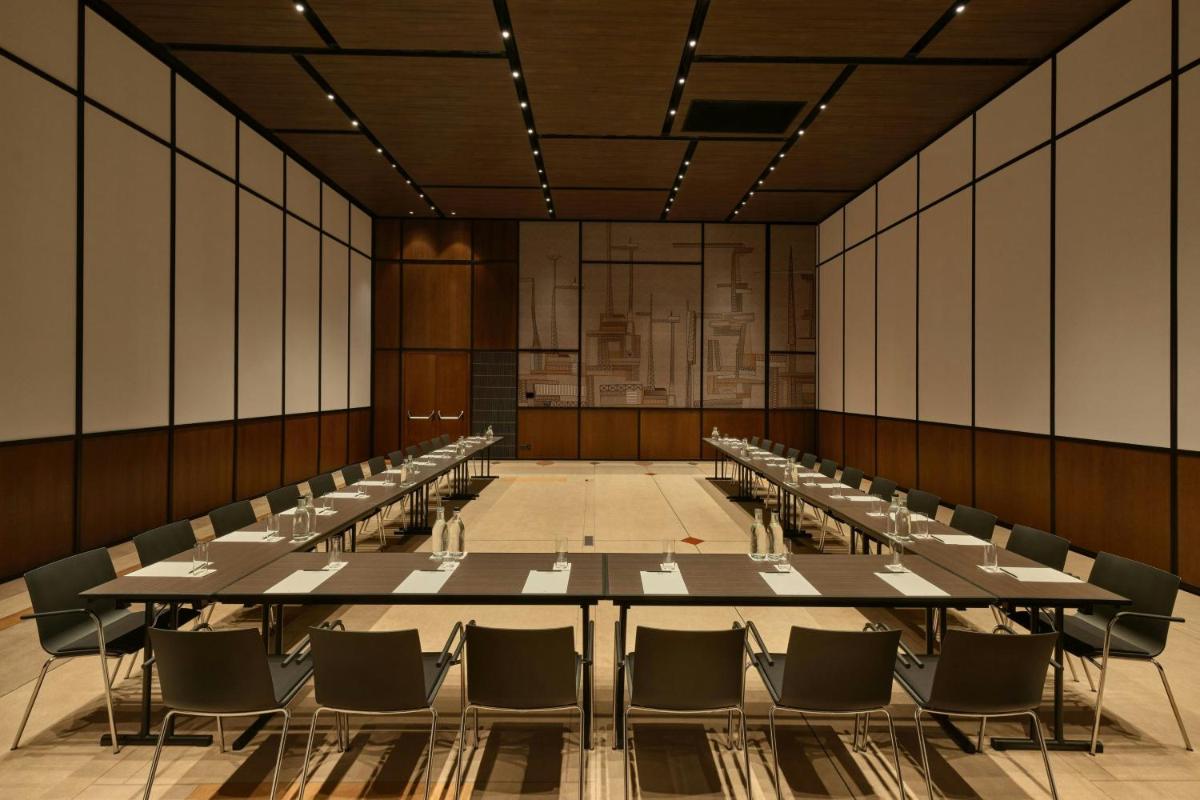 Dorothea Hotel, Budapest, Autograph Collection