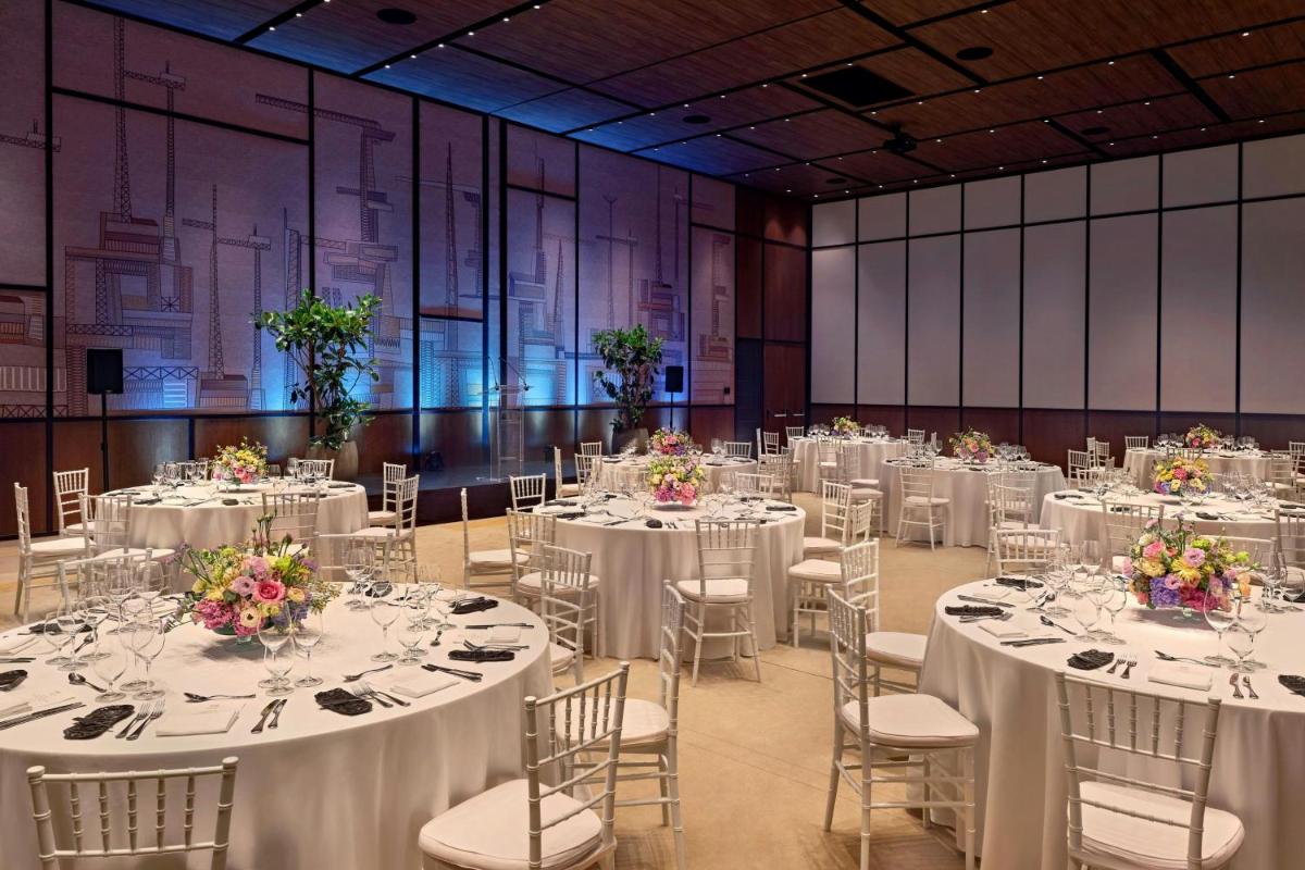 Dorothea Hotel, Budapest, Autograph Collection