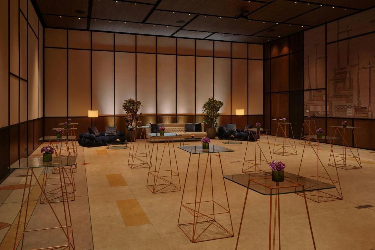 Dorothea Hotel, Budapest, Autograph Collection