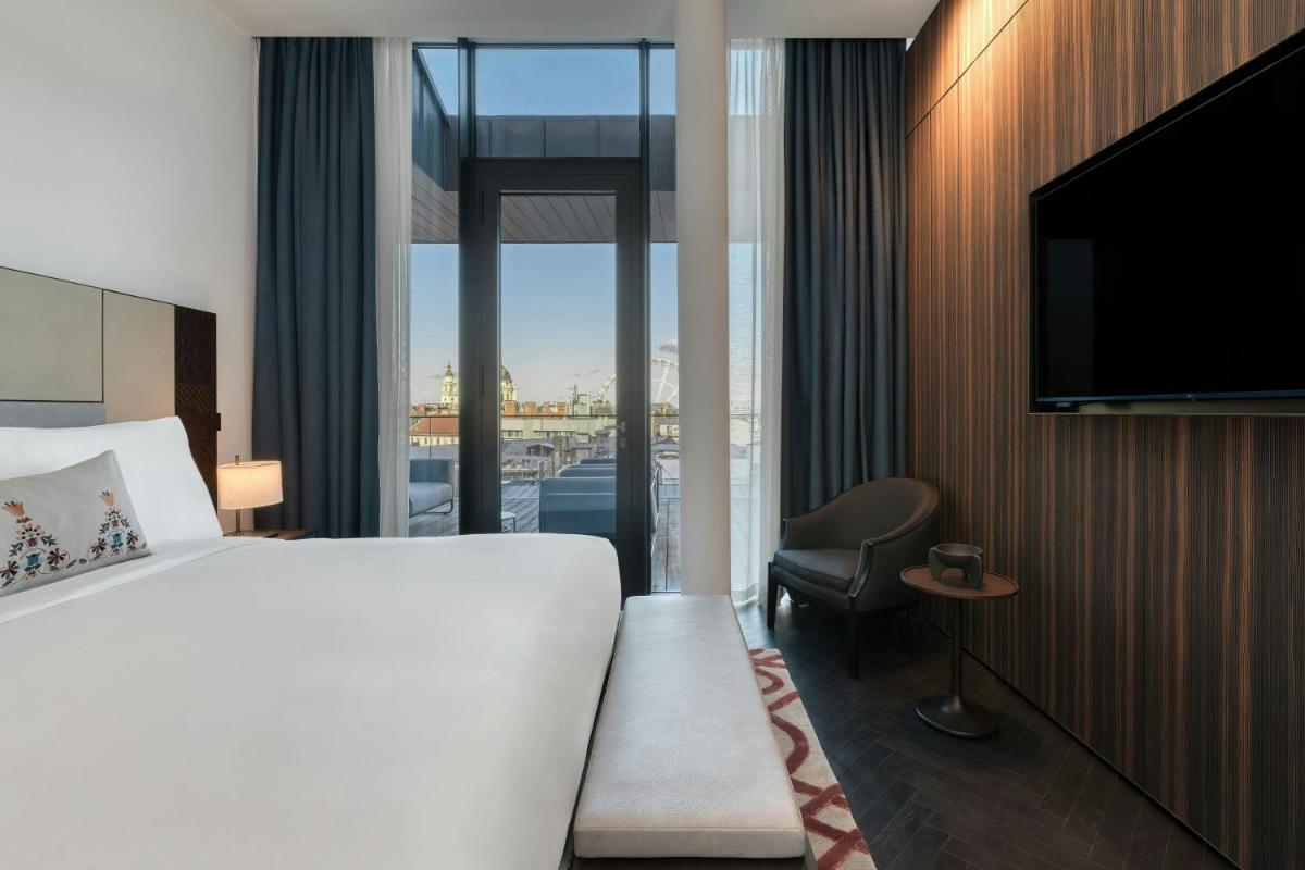 Dorothea Hotel, Budapest, Autograph Collection