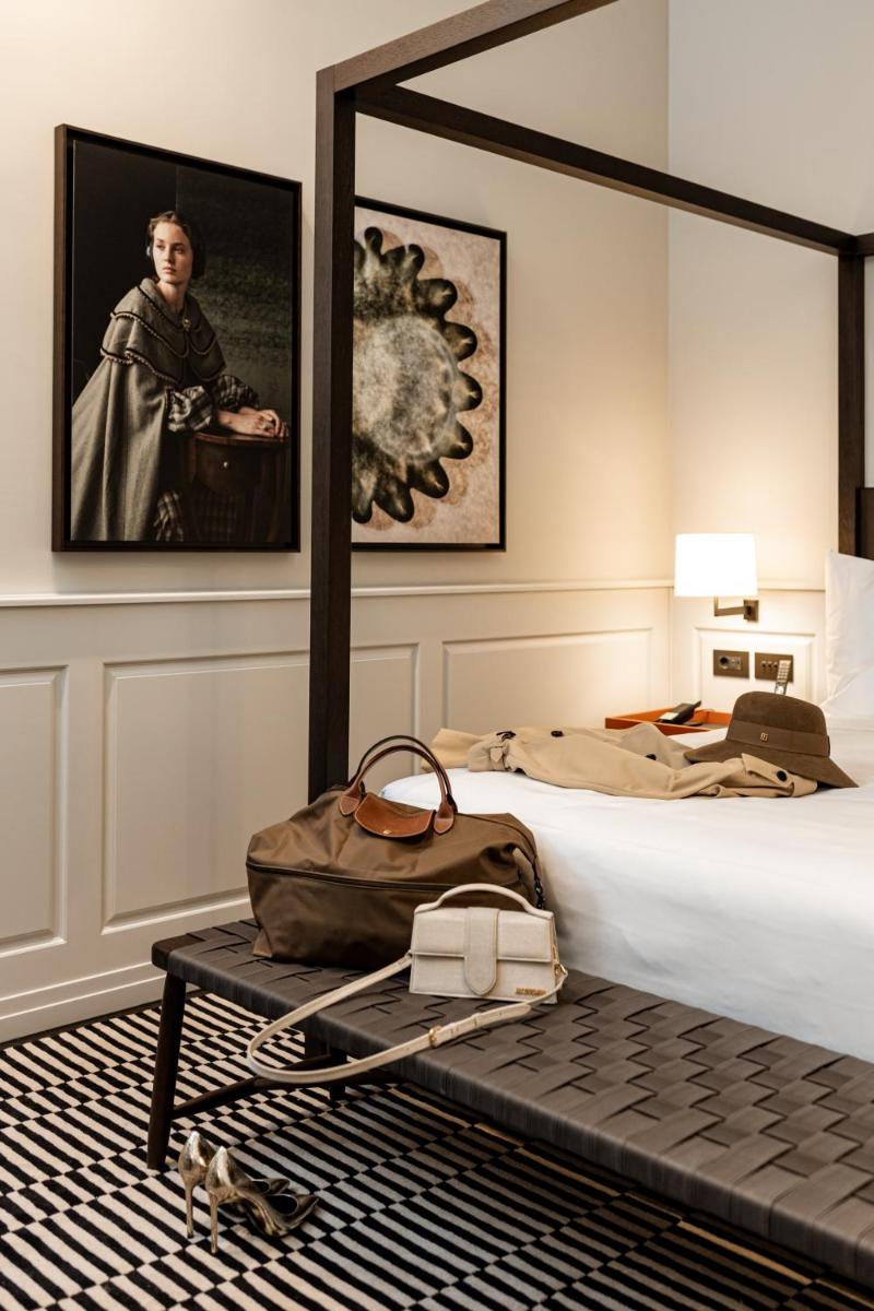 Dorothea Hotel, Budapest, Autograph Collection