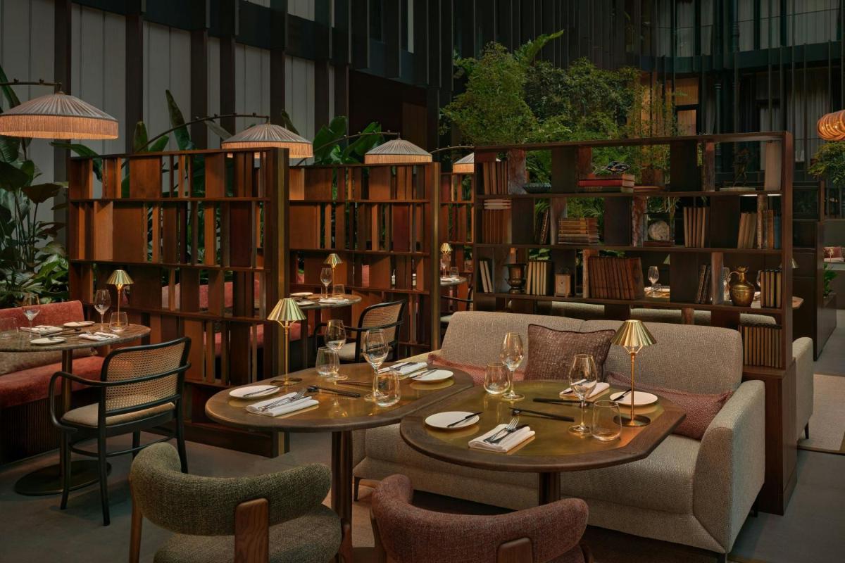 Dorothea Hotel, Budapest, Autograph Collection