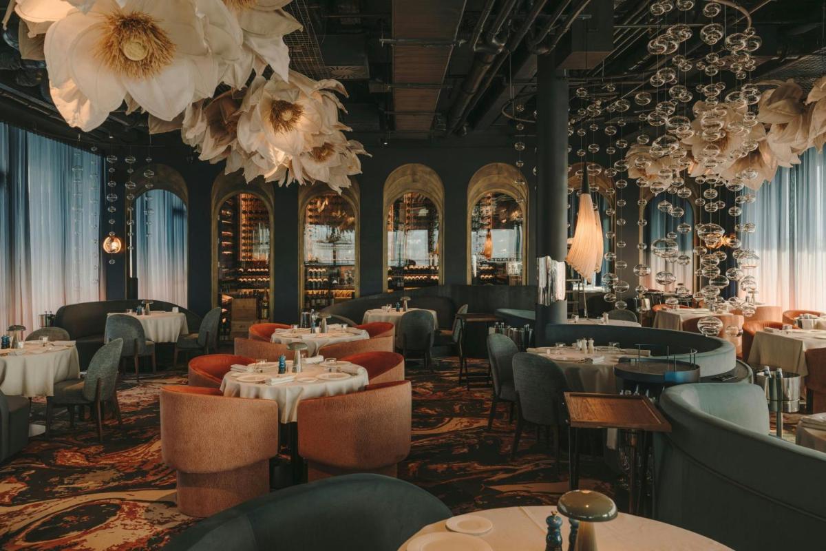 Dorothea Hotel, Budapest, Autograph Collection
