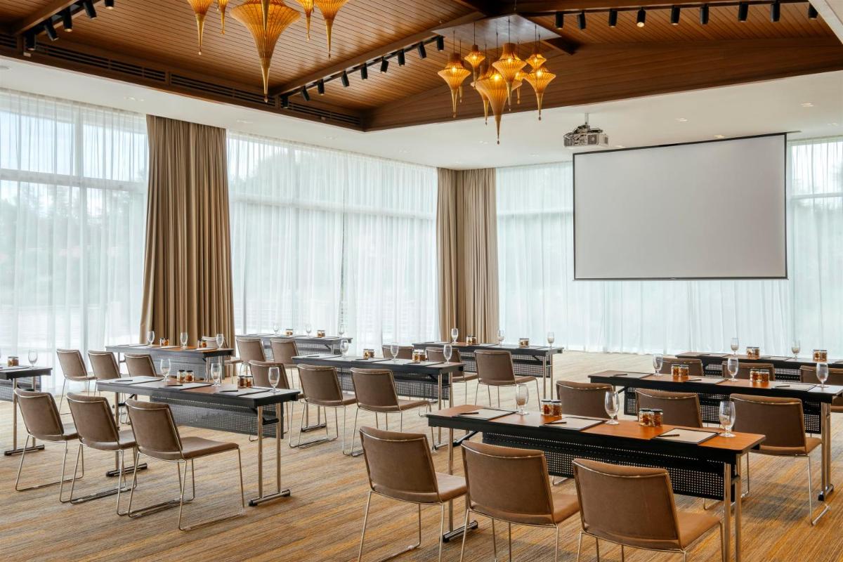 Double Pool Villas by Banyan Tree