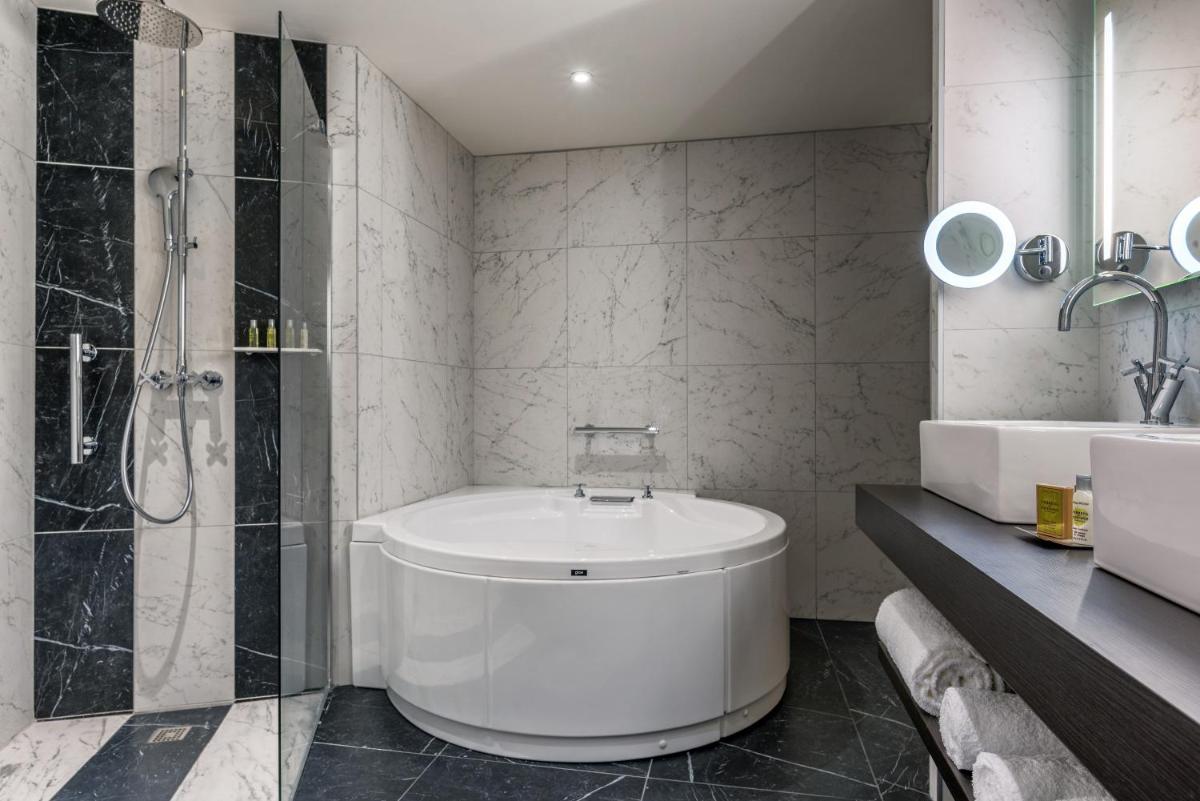 DoubleTree by Hilton Carcassonne