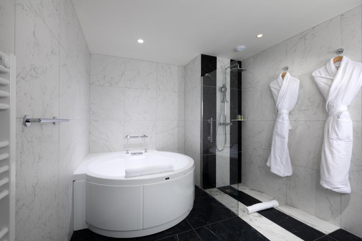 DoubleTree by Hilton Carcassonne