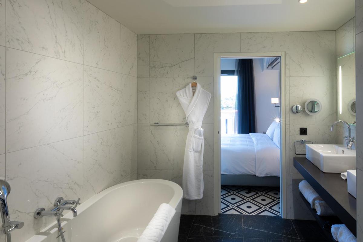 DoubleTree by Hilton Carcassonne