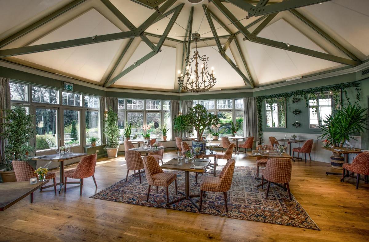 Douneside House