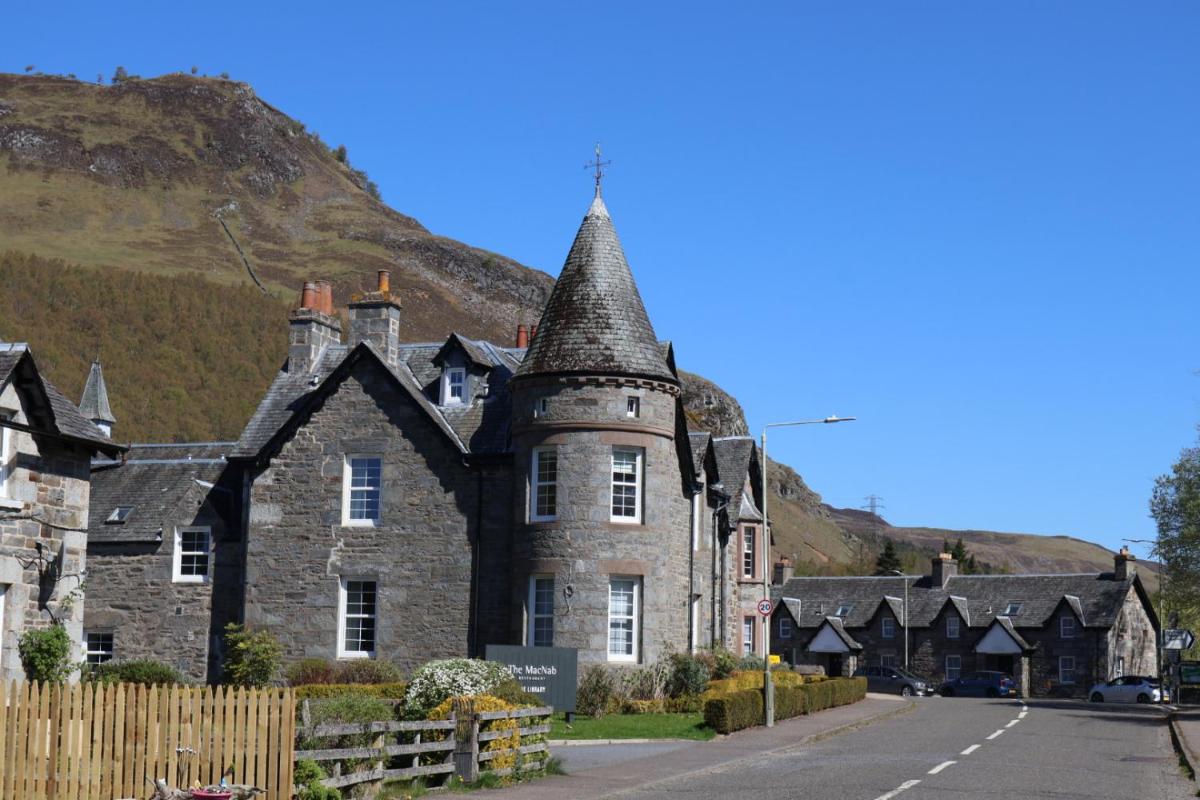 Dunalastair Hotel Suites