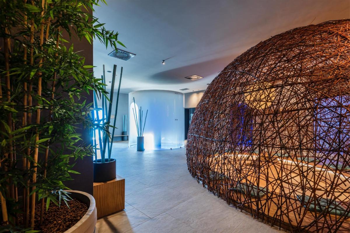 EALA My Lakeside Dream - Adults Only