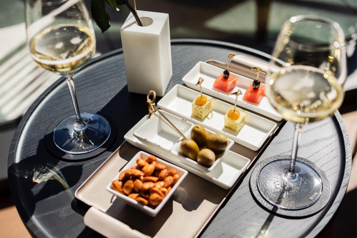 EALA My Lakeside Dream - Adults Only