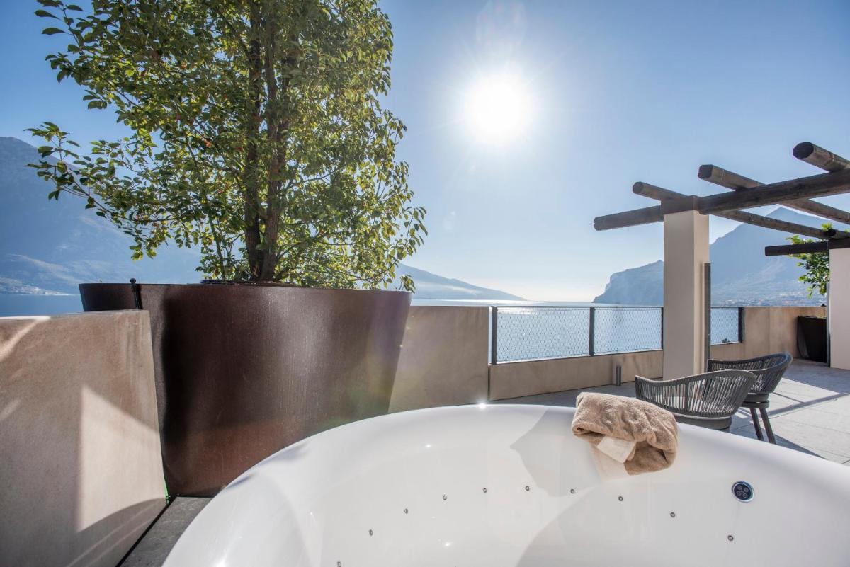 EALA My Lakeside Dream - Adults Only