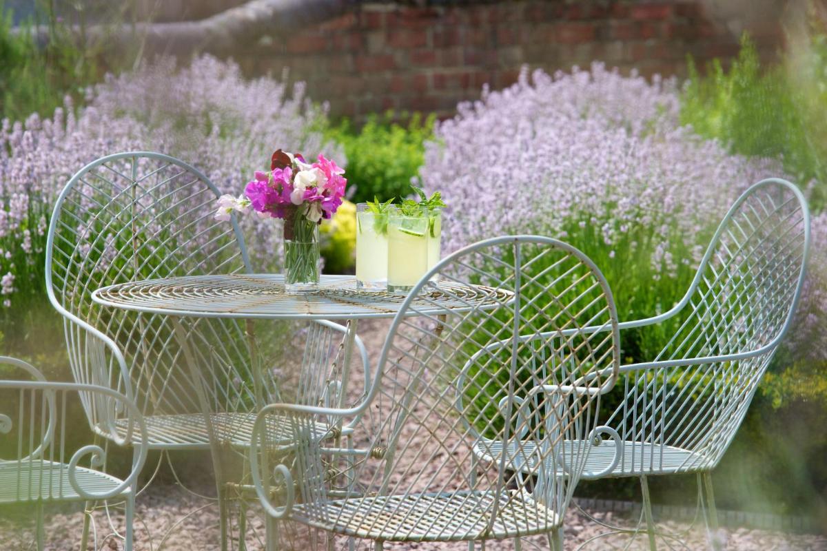 Eckington Manor