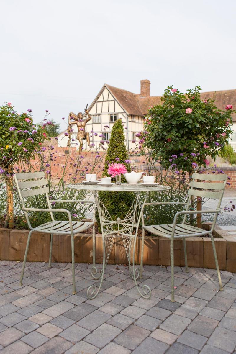 Eckington Manor