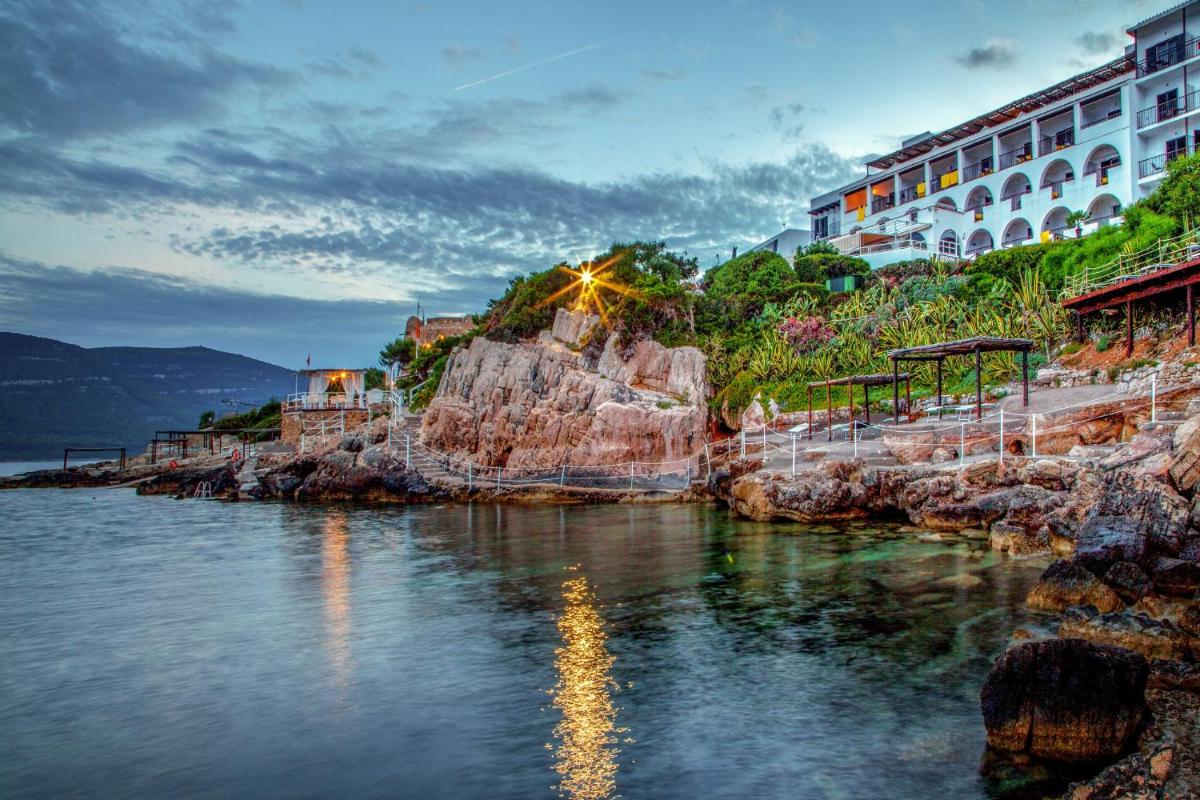 El Faro Hotel & Spa