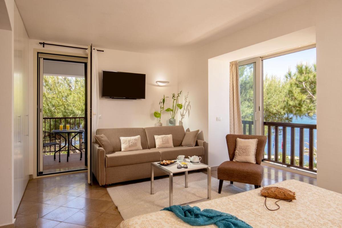 El Faro Hotel & Spa