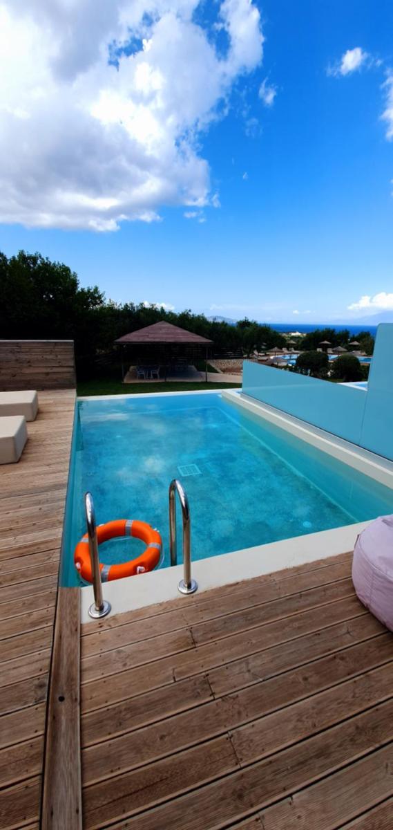 Elegance Luxury Executive Suites - Adults Only