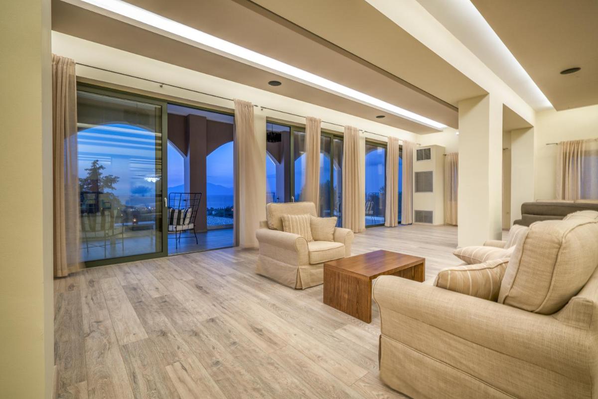 Elegance Luxury Executive Suites - Adults Only