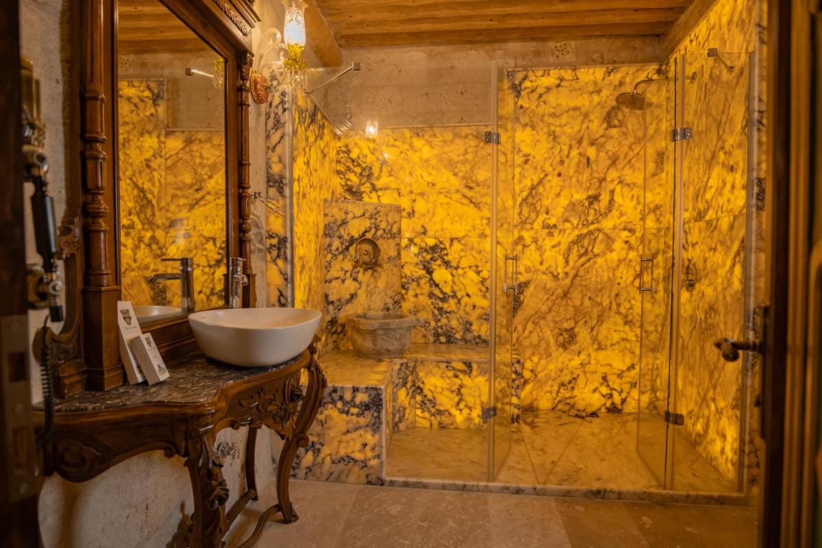 Elika Cave Suites & Spa