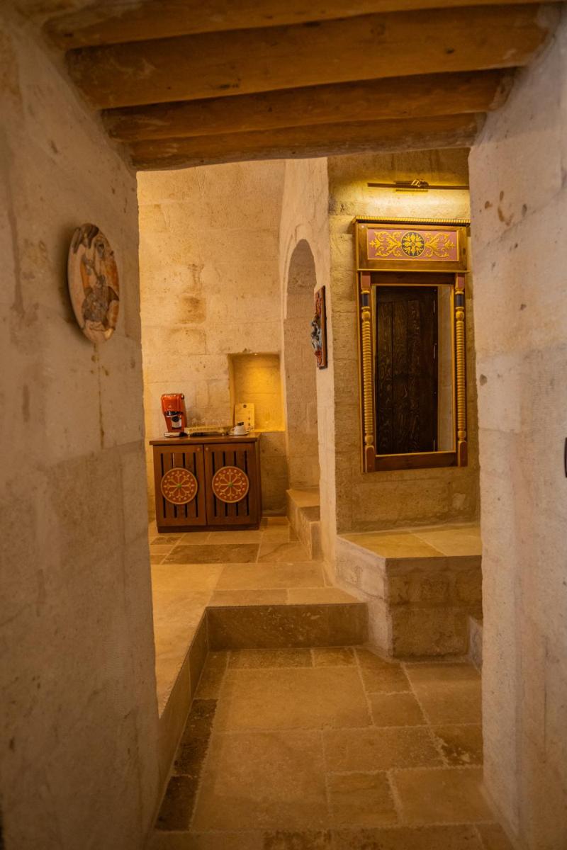 Elika Cave Suites & Spa