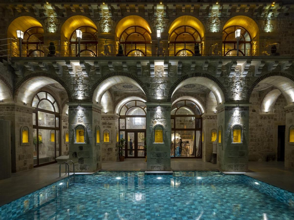 Elika Cave Suites & Spa