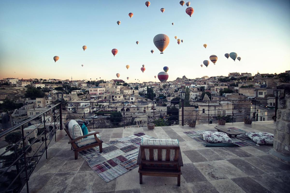 Elika Cave Suites & Spa