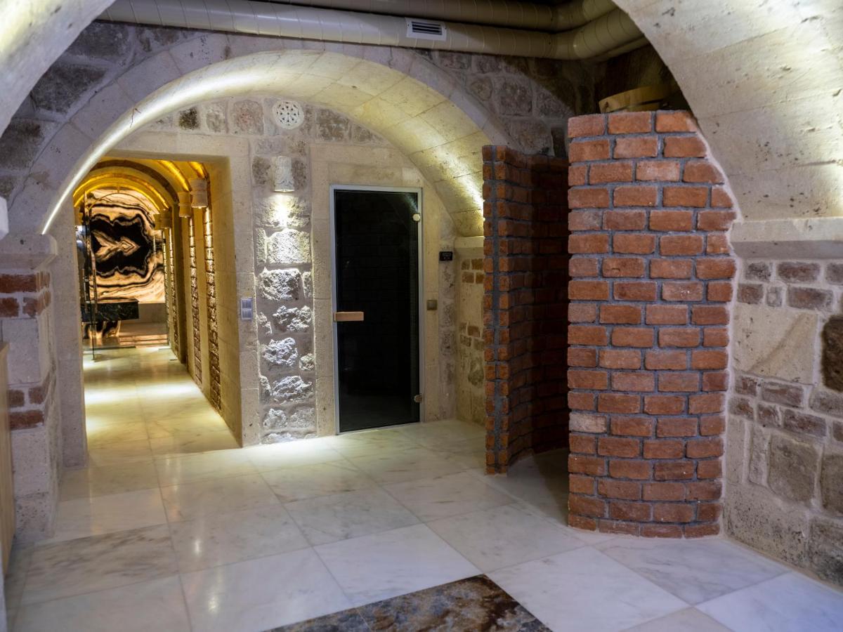 Elika Cave Suites & Spa