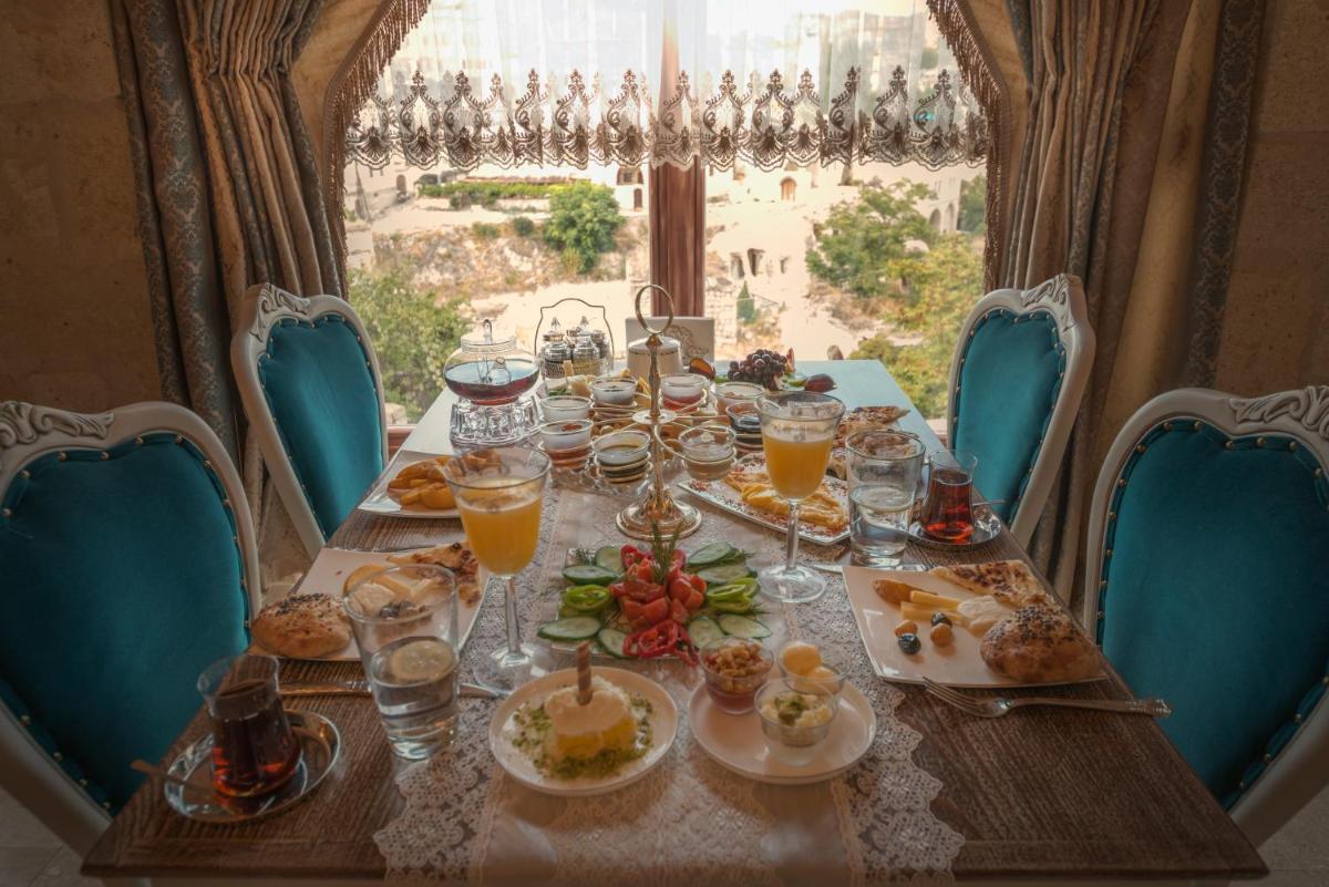 Elika Cave Suites & Spa