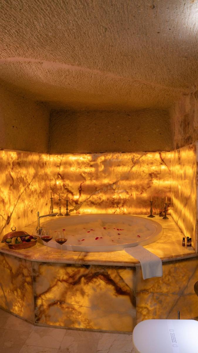 Elika Cave Suites & Spa